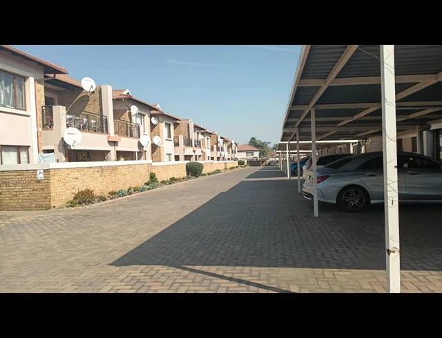 2 BEDROOM APARTMENT FOR SALE IN SONNEVELD